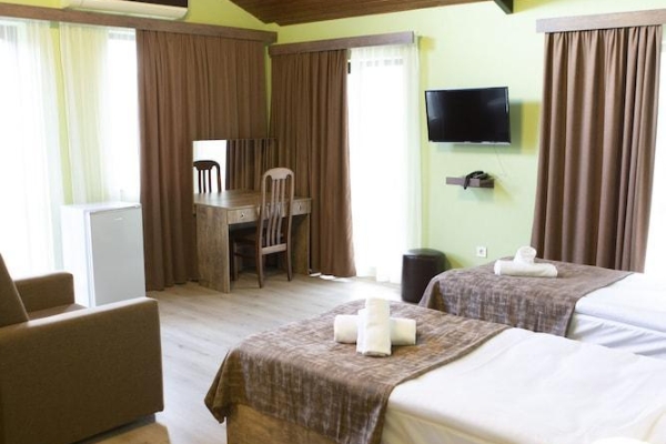 Hotel Holiday Villa (Zemo-Avchala)
